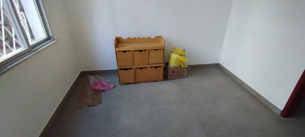 Unfurnished 3-bedroom apartment with balcony — photo 6