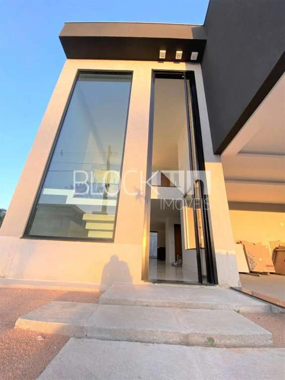 335 m² unfurnished house with 3 en-suite bedrooms — photo 11