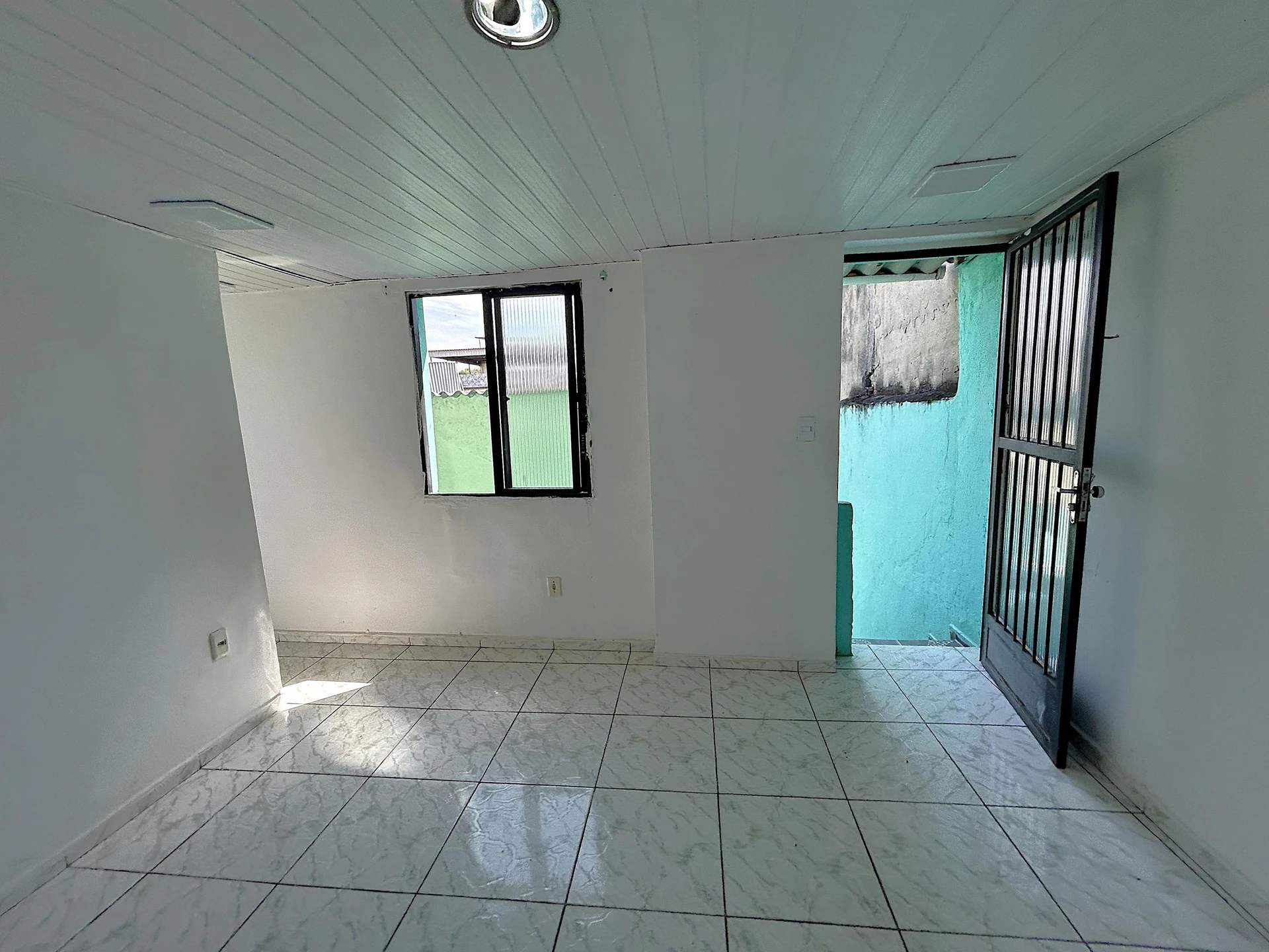 Rental house with a compact kitchenette and 1 bedroom — photo 9