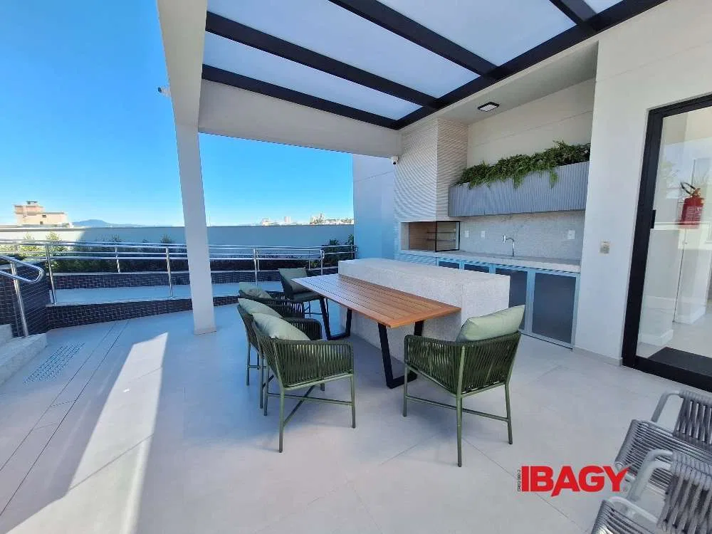 2-bedroom apartment with en-suite and private BBQ — photo 5