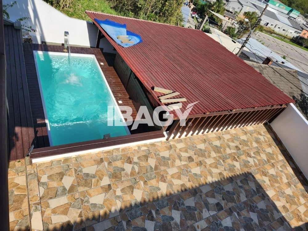 House with 4 bedrooms (1 en-suite) and 630 m² — photo 2