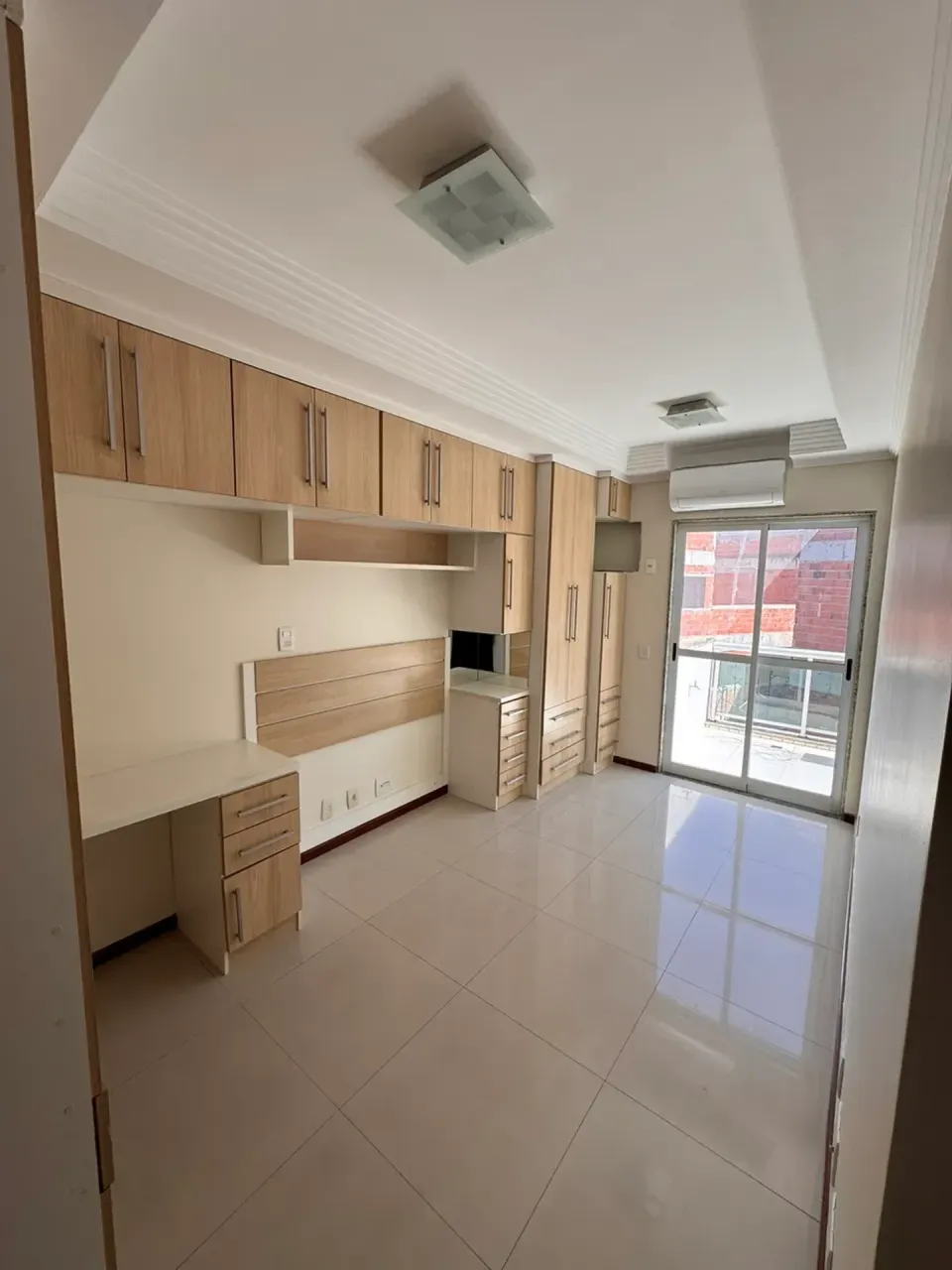 Apartamento com 4 quartos e cozinha separada fechada — photo 4