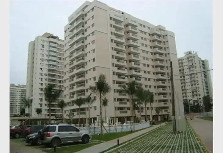 Unfurnished 2-bedroom apartment with 2 bathrooms — photo 38