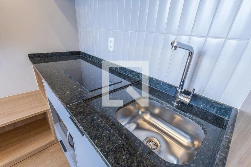 Furnished 1-bedroom apartment with 24 m² and floor-to-ceiling windows — photo 18