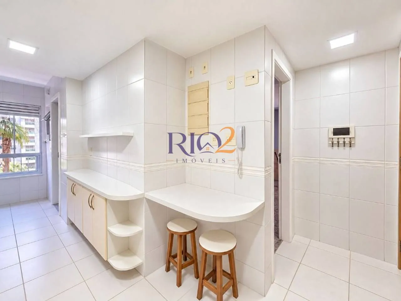 Walk-in closet in a 3-bedroom apartment, 117 m² — photo 10