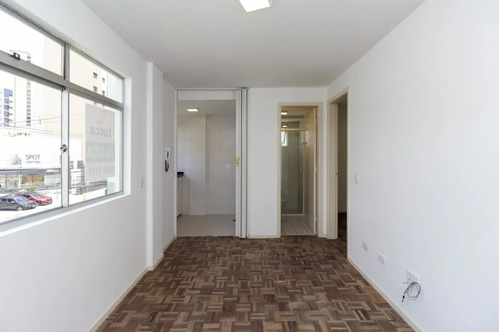 Apartment, 39 m², with wood or laminate floors — photo 7