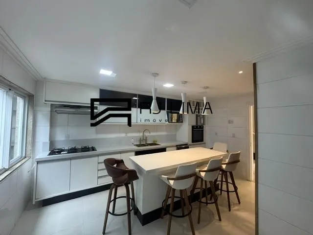 5-bedroom house with a walk-in closet in Rio de Janeiro — photo 5