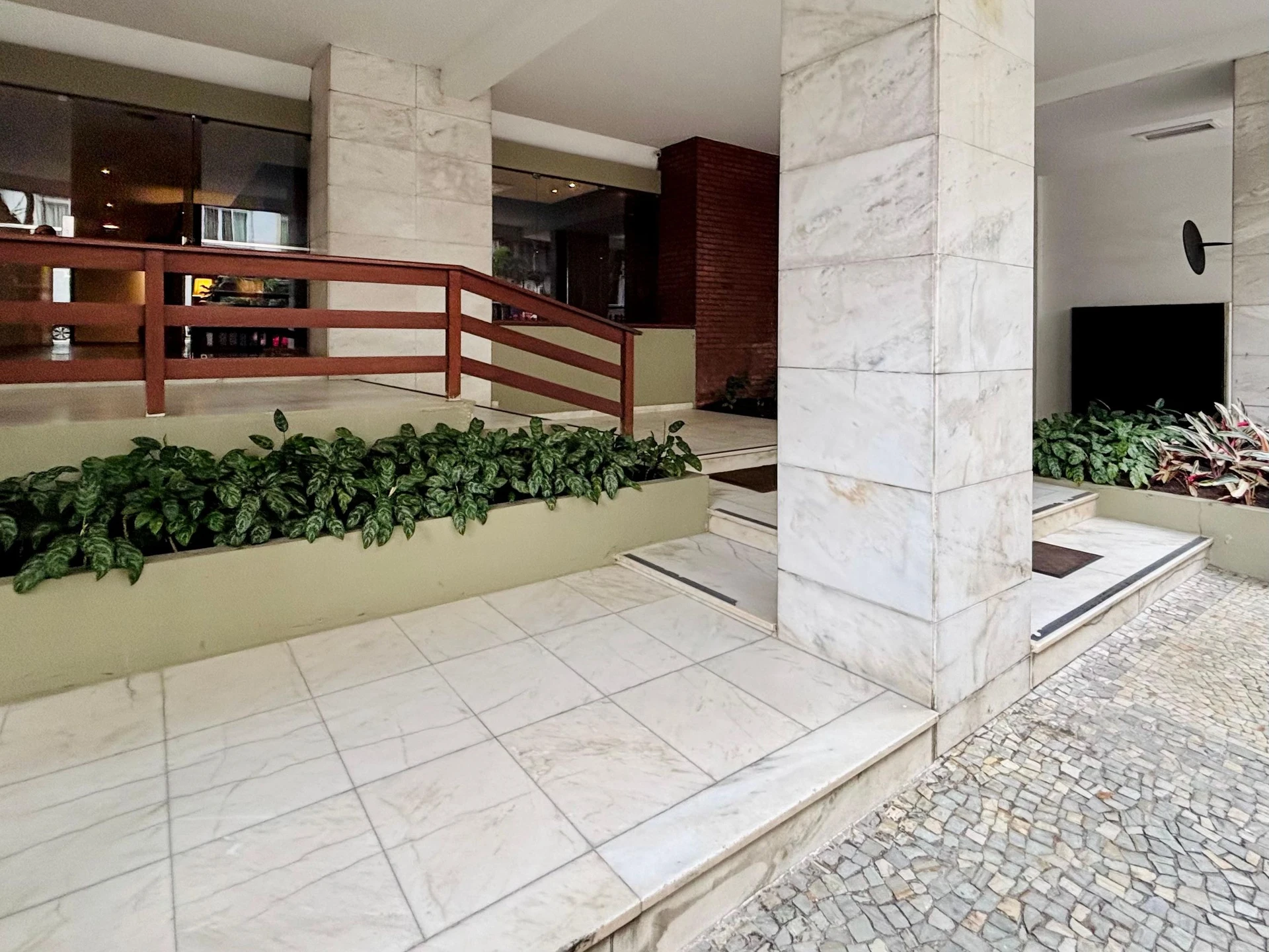 3-bedroom apartment with a jacuzzi in Rio de Janeiro — photo 31