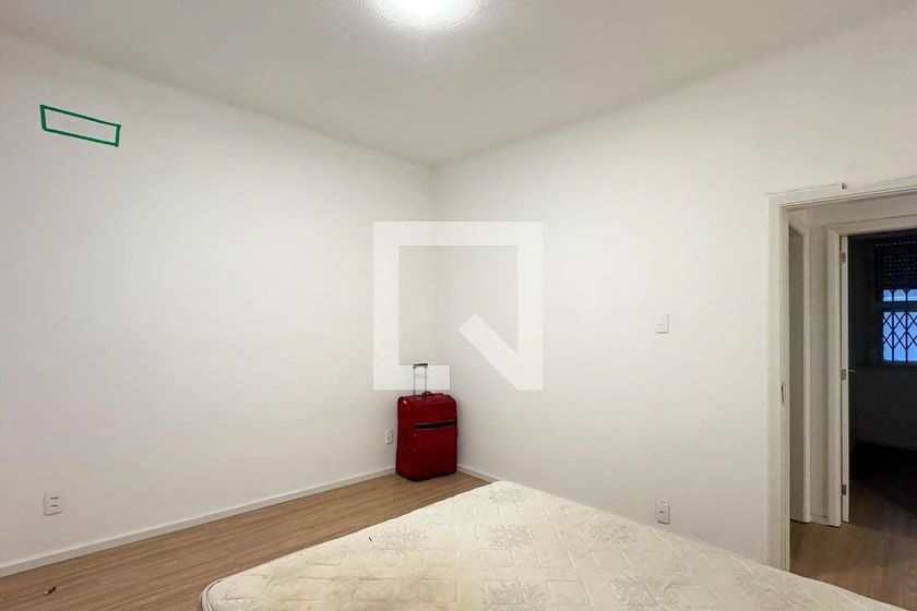 Деревянный пол или ламинат и 4 спальни: квартира 168 м² — photo 16