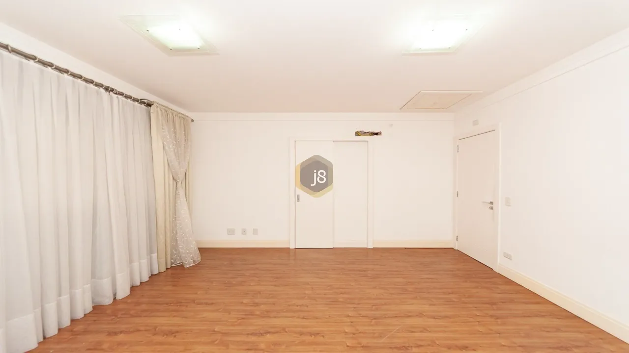 Casa com 5 suítes, 7 banheiros e 375 m² com varanda — photo 14
