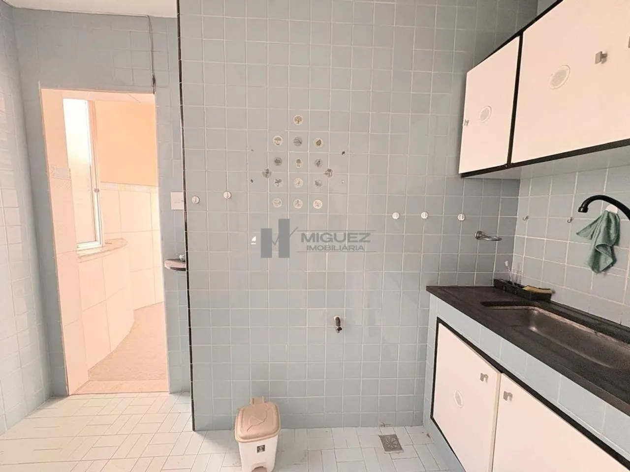 Apartment with a closed kitchen and gas stove — photo 9