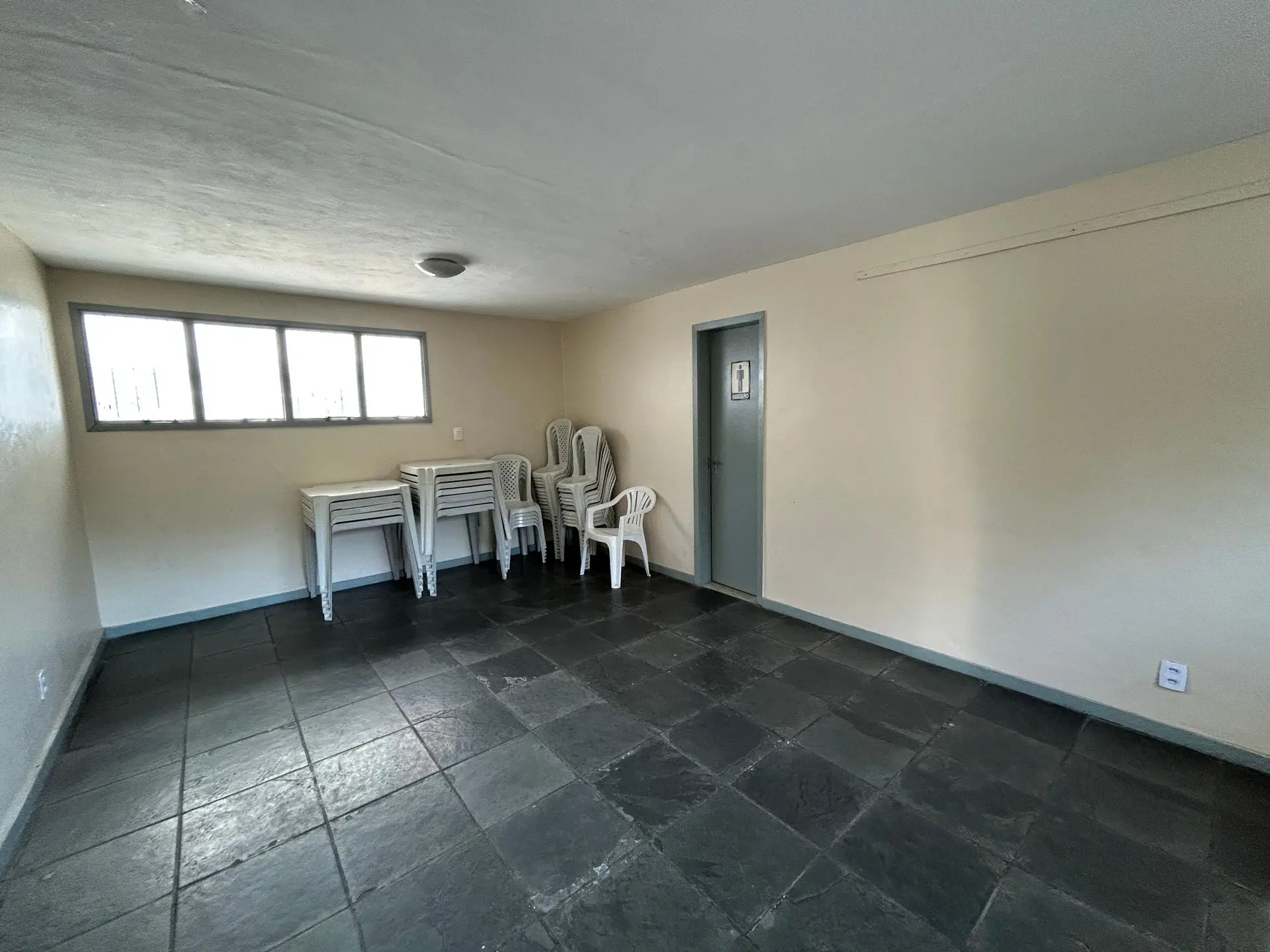 Unfurnished rental apartment with 2 bedrooms and parking — photo 34