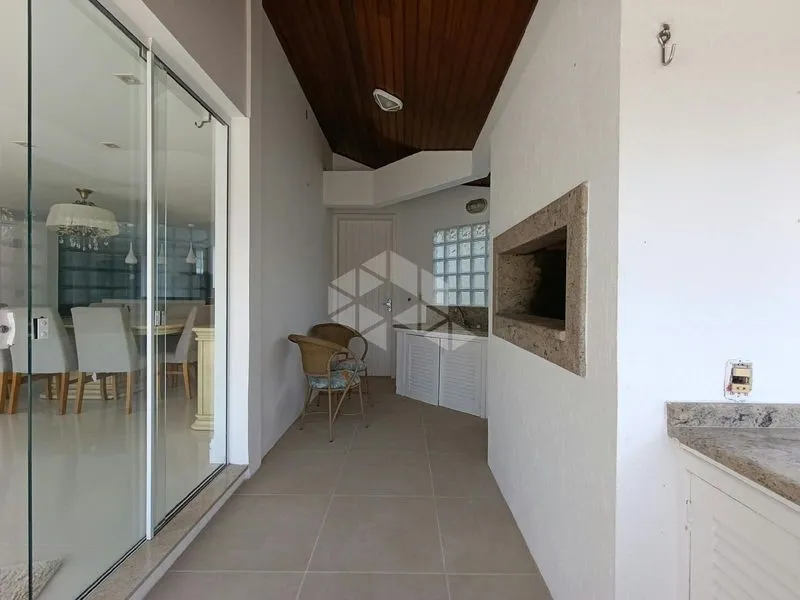Furnished house, 222 m², with a bathtub — photo 27