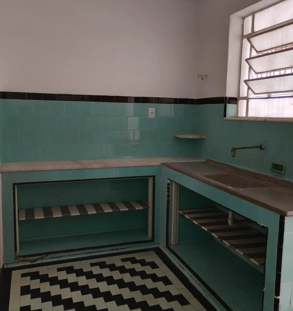 House, 50 m², with wood or laminate floors — photo 3