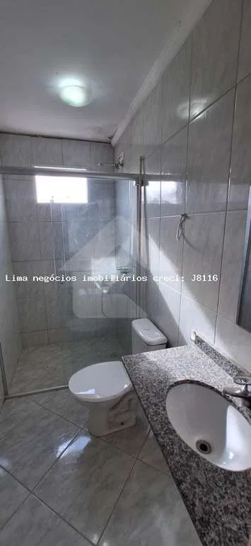 Two-story house with 3 bedrooms, 1 en-suite and parking — photo 8