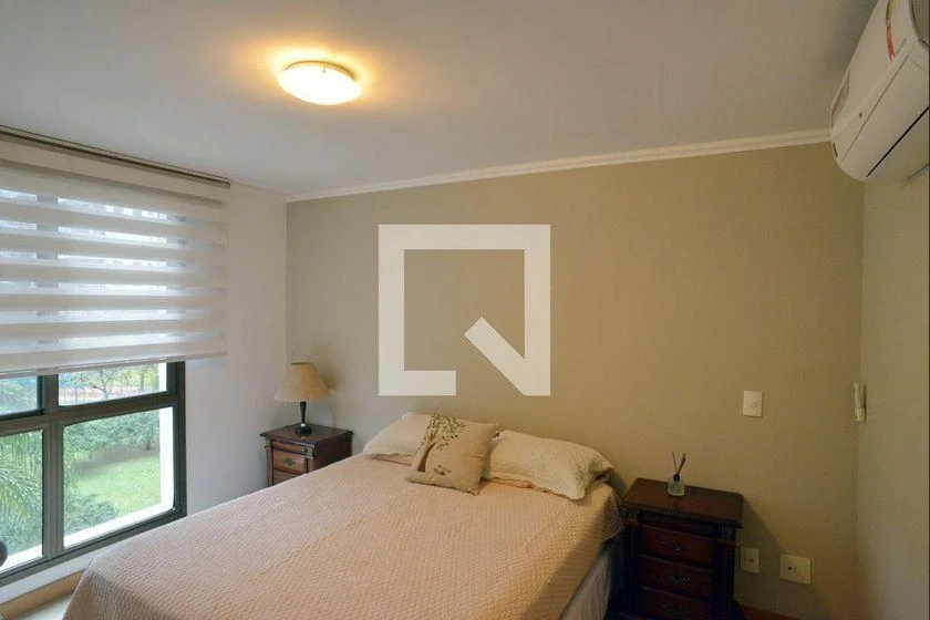 Glass-enclosed balcony in a 4-bedroom apartment, 233 m² — photo 49