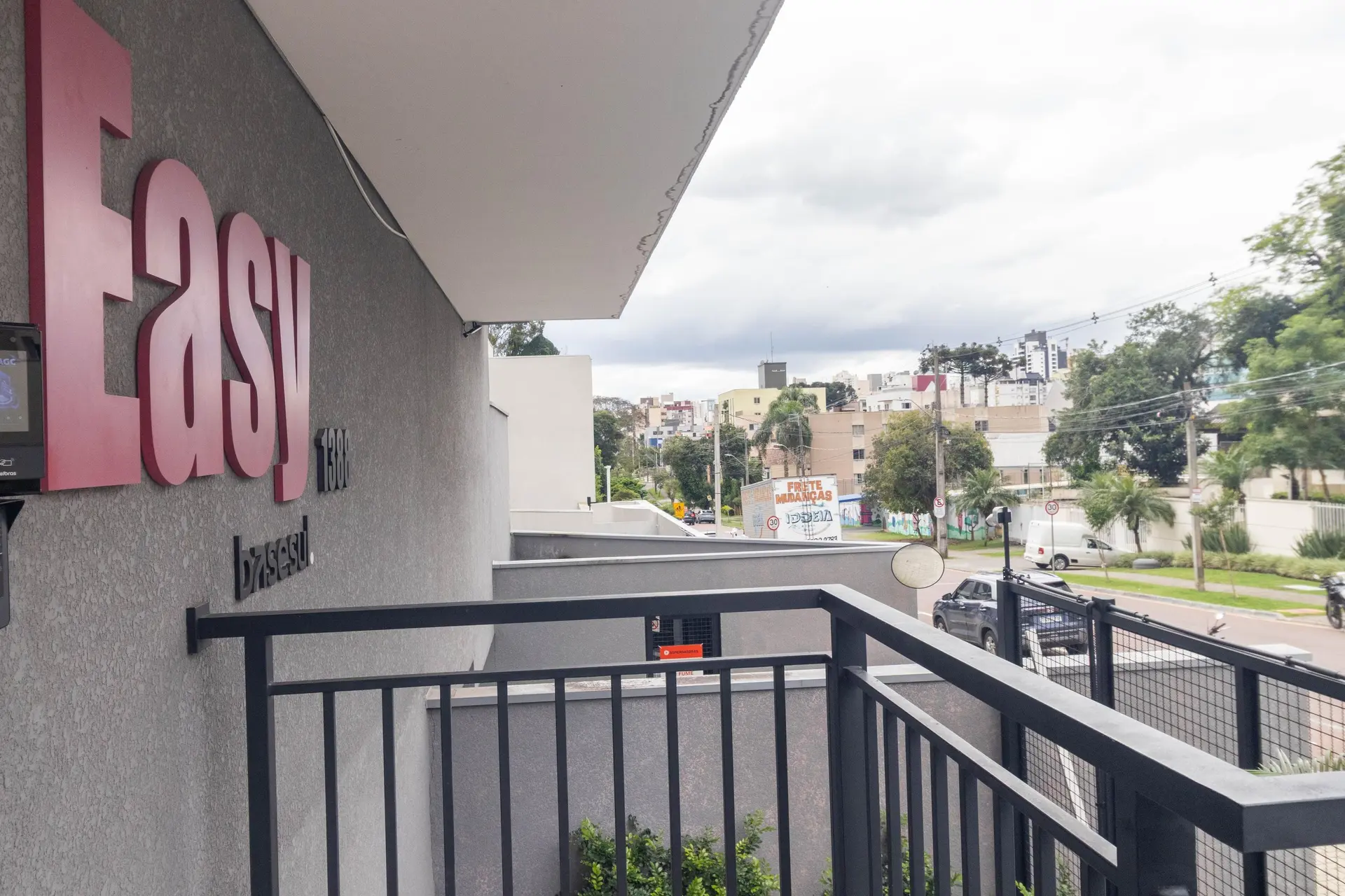2-bedroom apartment in a building with a gym — photo 5