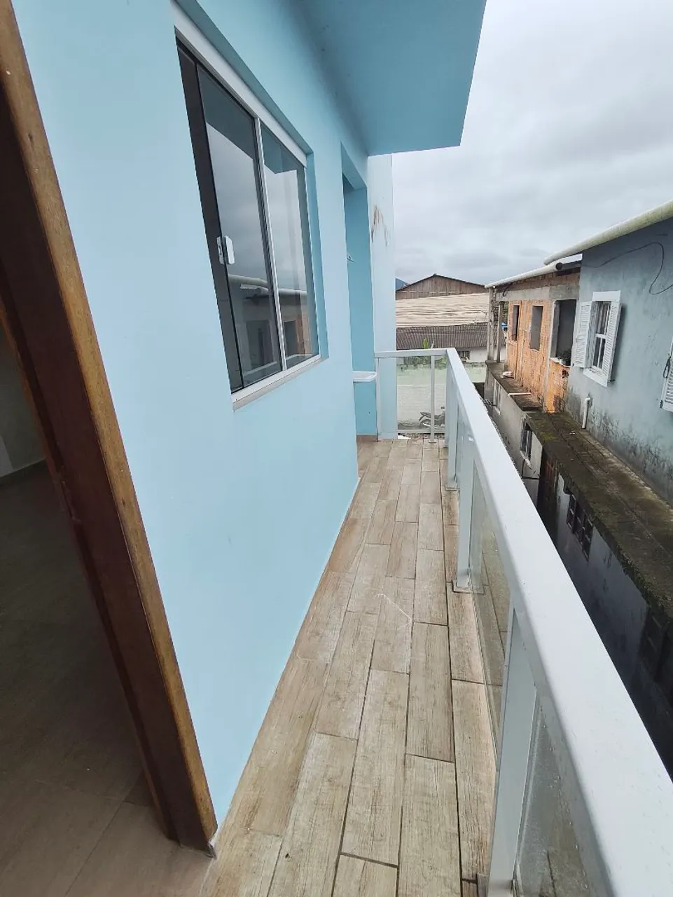 Studio with 1 bedroom and 1 bathroom plus parking