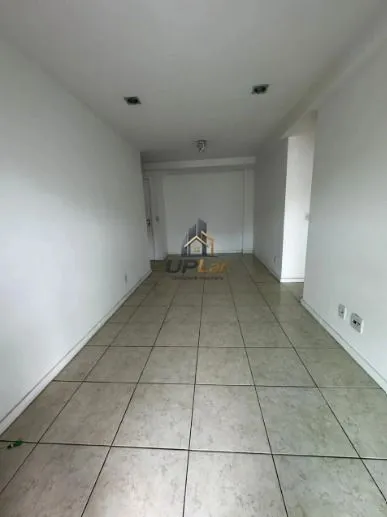 3-bedroom apartment in a building with a gym — photo 9