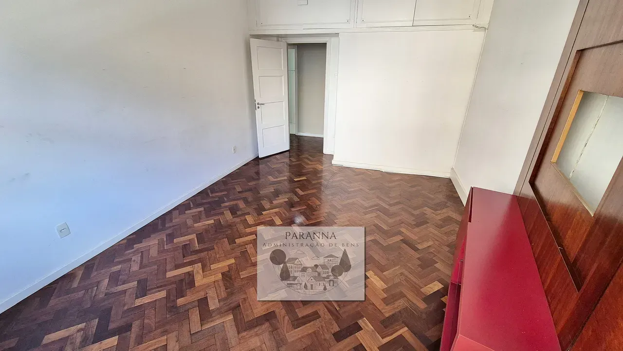 4-bedroom, 4-bath apartment with balcony and laundry area — photo 11