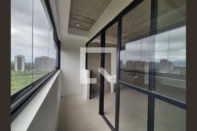 3-bedroom apartment with a mountain view in Rio de Janeiro — photo 12