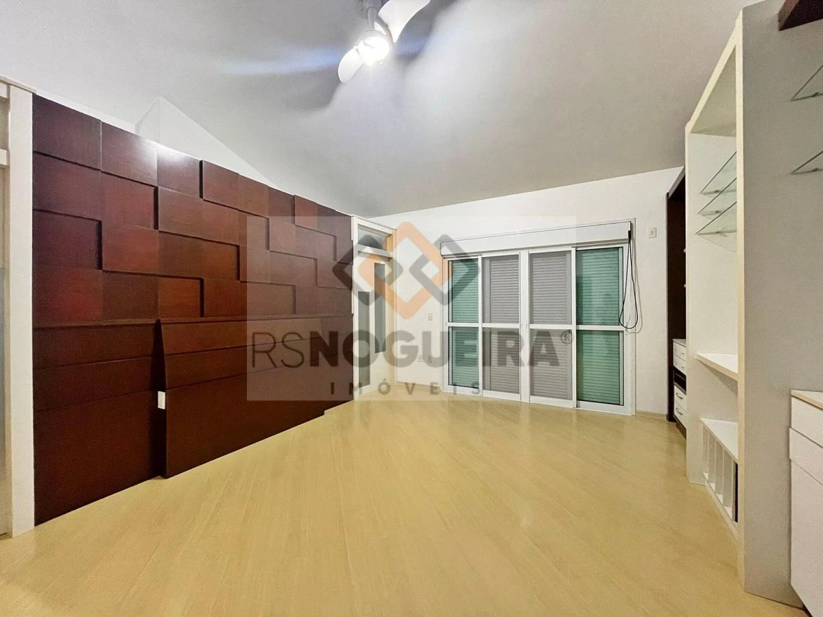 Furnished house, 317 m², with a bathtub — photo 25
