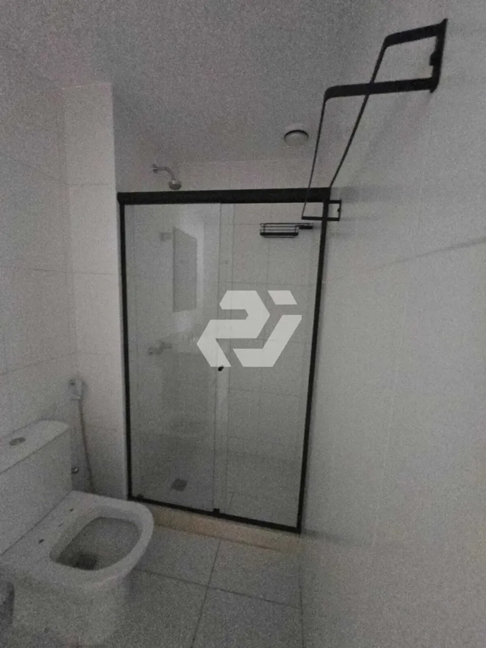 Unfurnished 2-bedroom apartment with 3 bathrooms and balcony — photo 15
