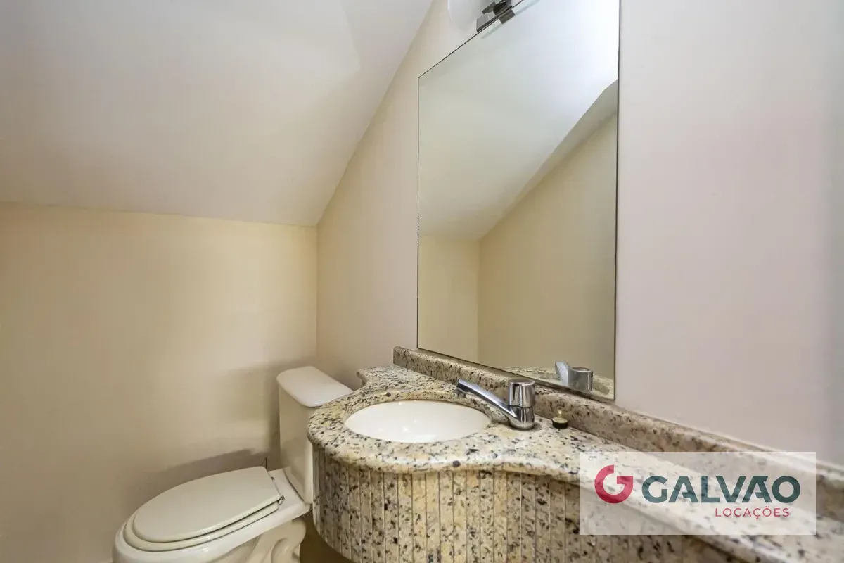 3-bedroom house with a bathtub — photo 12