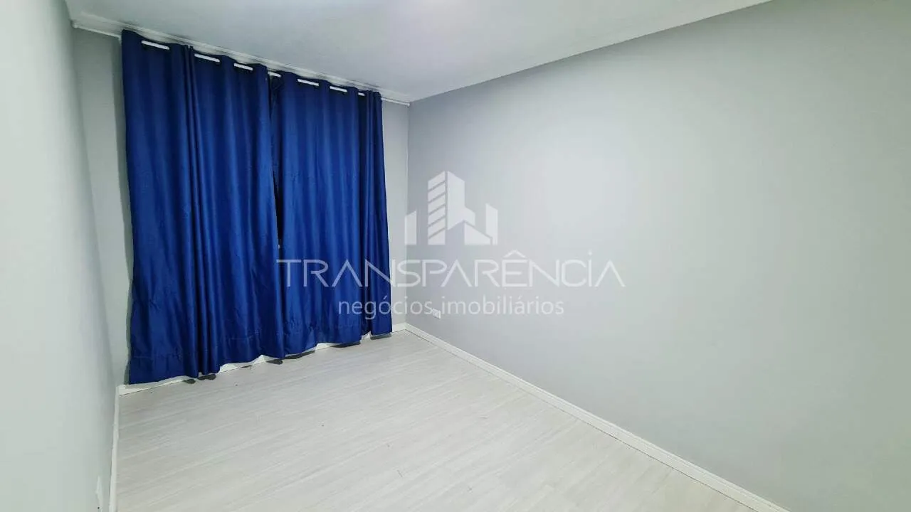 Wood or laminate floors in a 2-bedroom apartment, 45 m² — photo 13