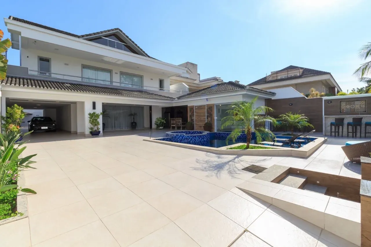 Furnished house with 5 bedrooms and 5 bathrooms — photo 26