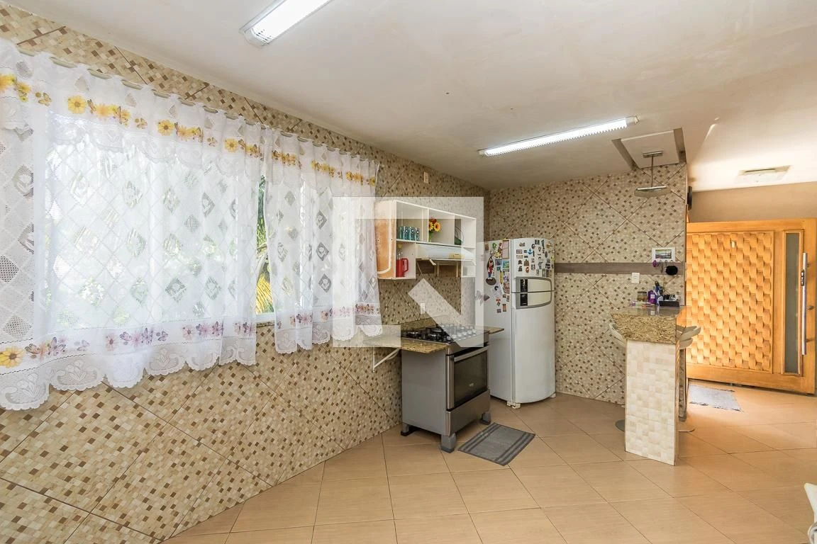 Furnished 227 m² house with a private garden — photo 42
