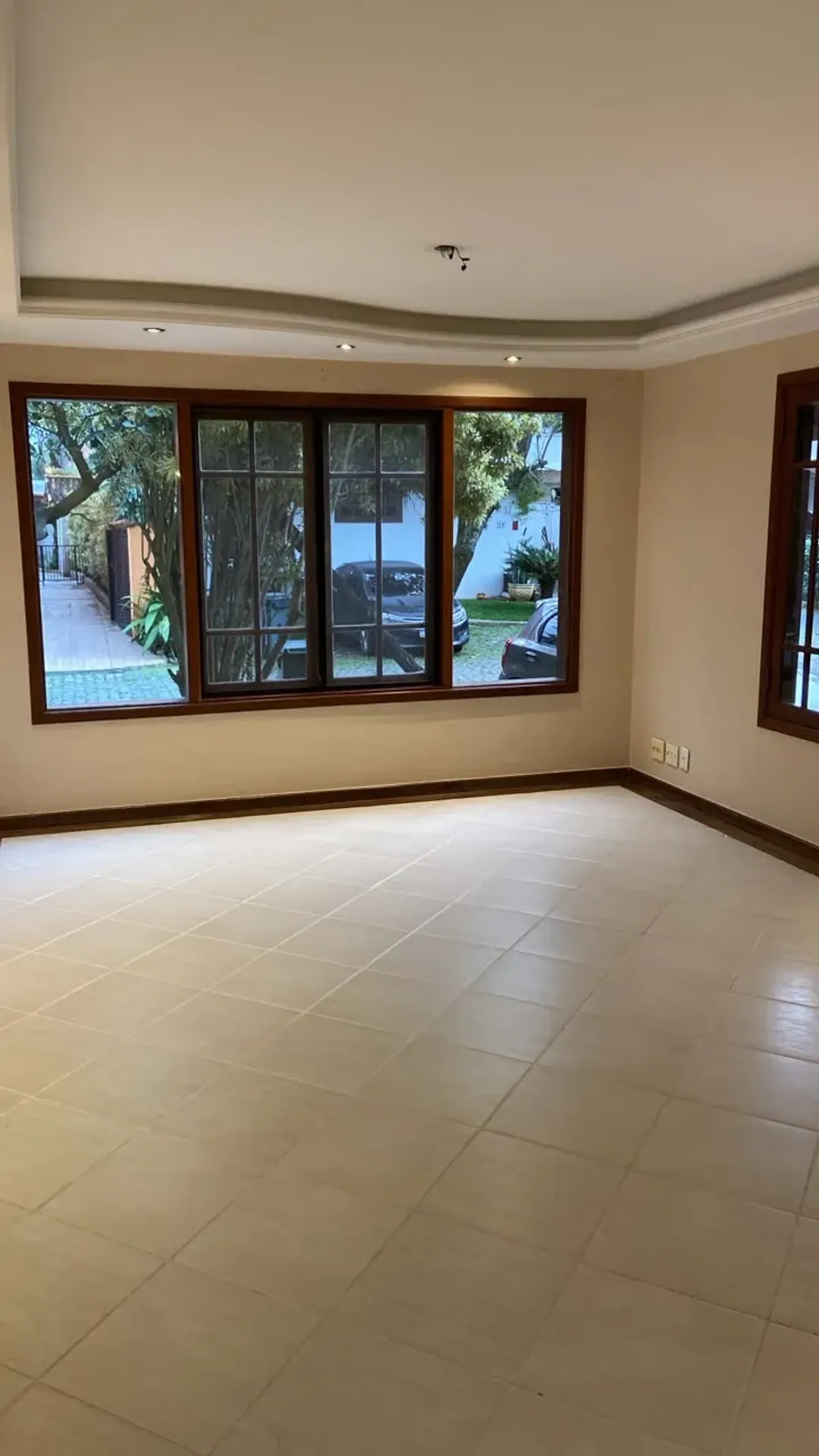 317 m² house with 3 suites, balcony grill and 3 parking — photo 16