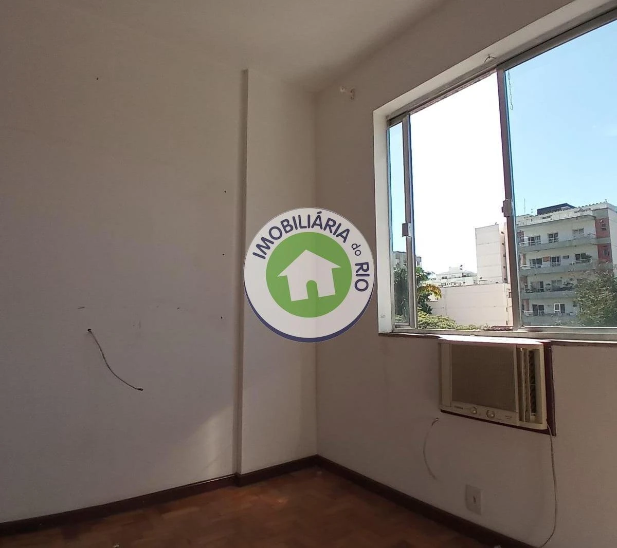 3-bedroom, 2-bath apartment with no parking space — photo 24