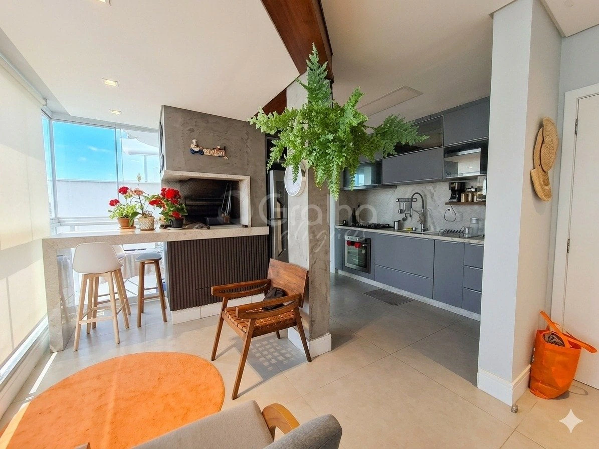 Floor-to-ceiling windows in a 3-bedroom apartment, 257 m² — photo 2