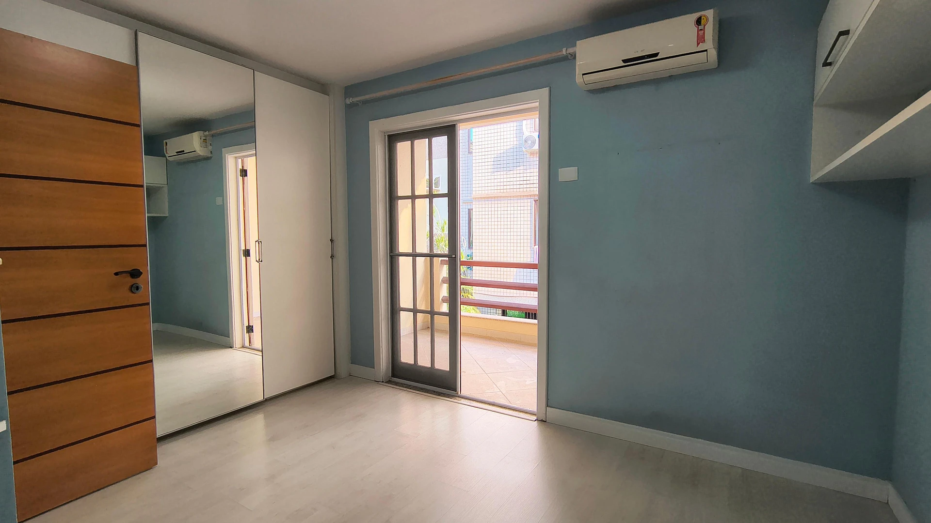 Condo house with balcony and 3 en-suite bedrooms — photo 5
