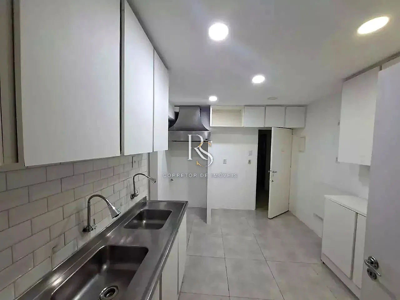 Apartment on the 1st floor with floor-to-ceiling windows — photo 5