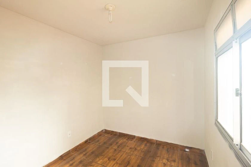 Apartamento de 2 quartos com piso de cerâmica e vaga — photo 23