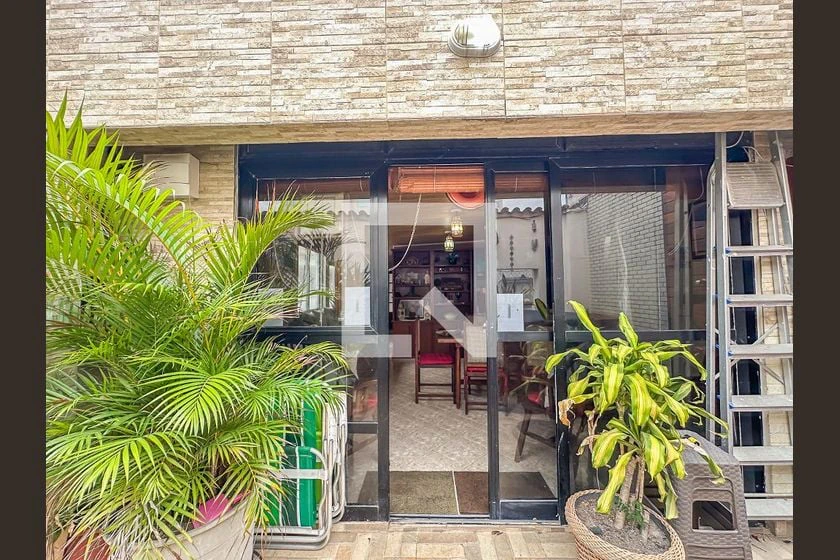 Furnished 75 m² duplex with balcony and built-in grill — photo 22