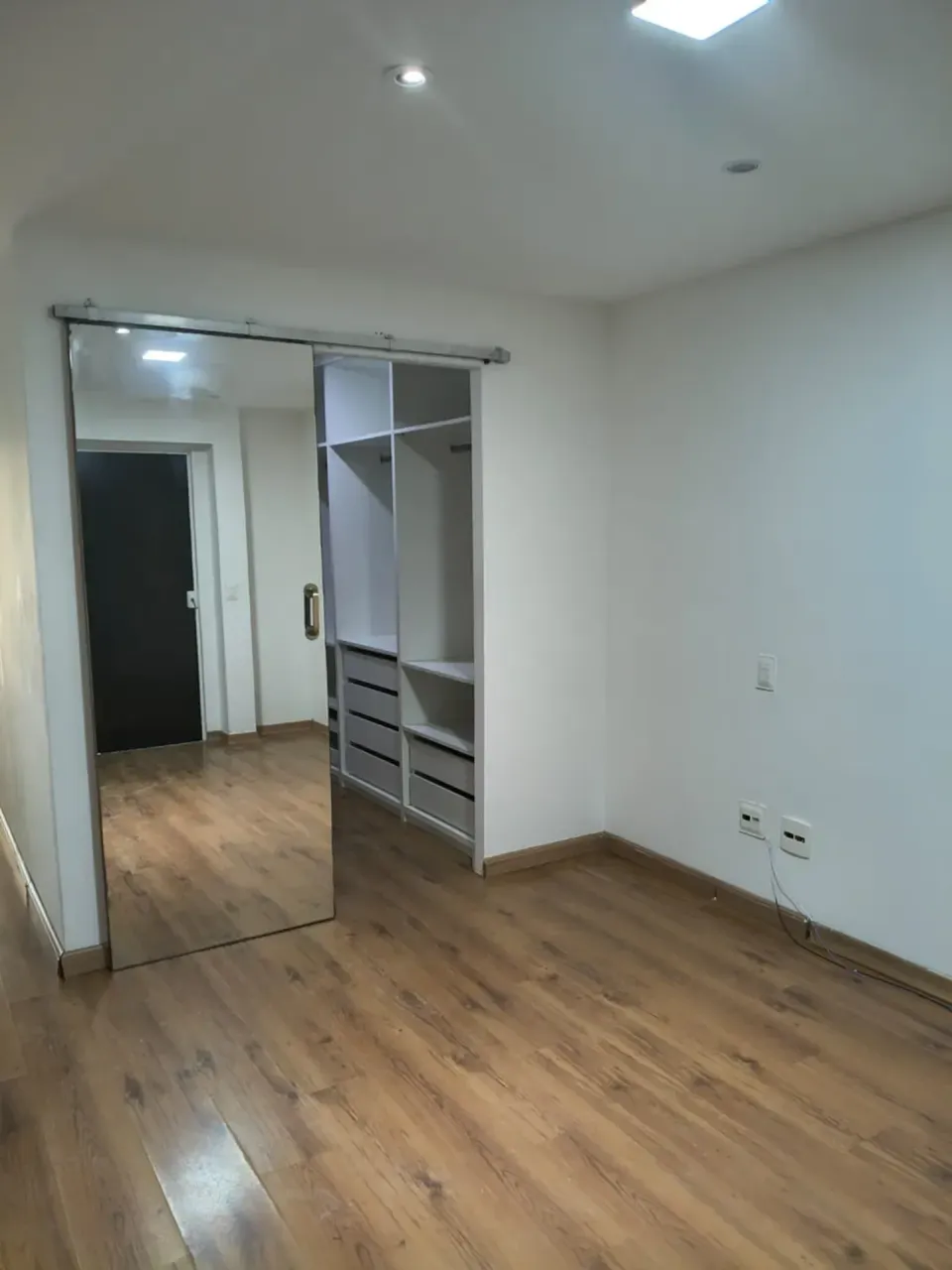 Casa para alugar com 4 quartos e 5 banheiros