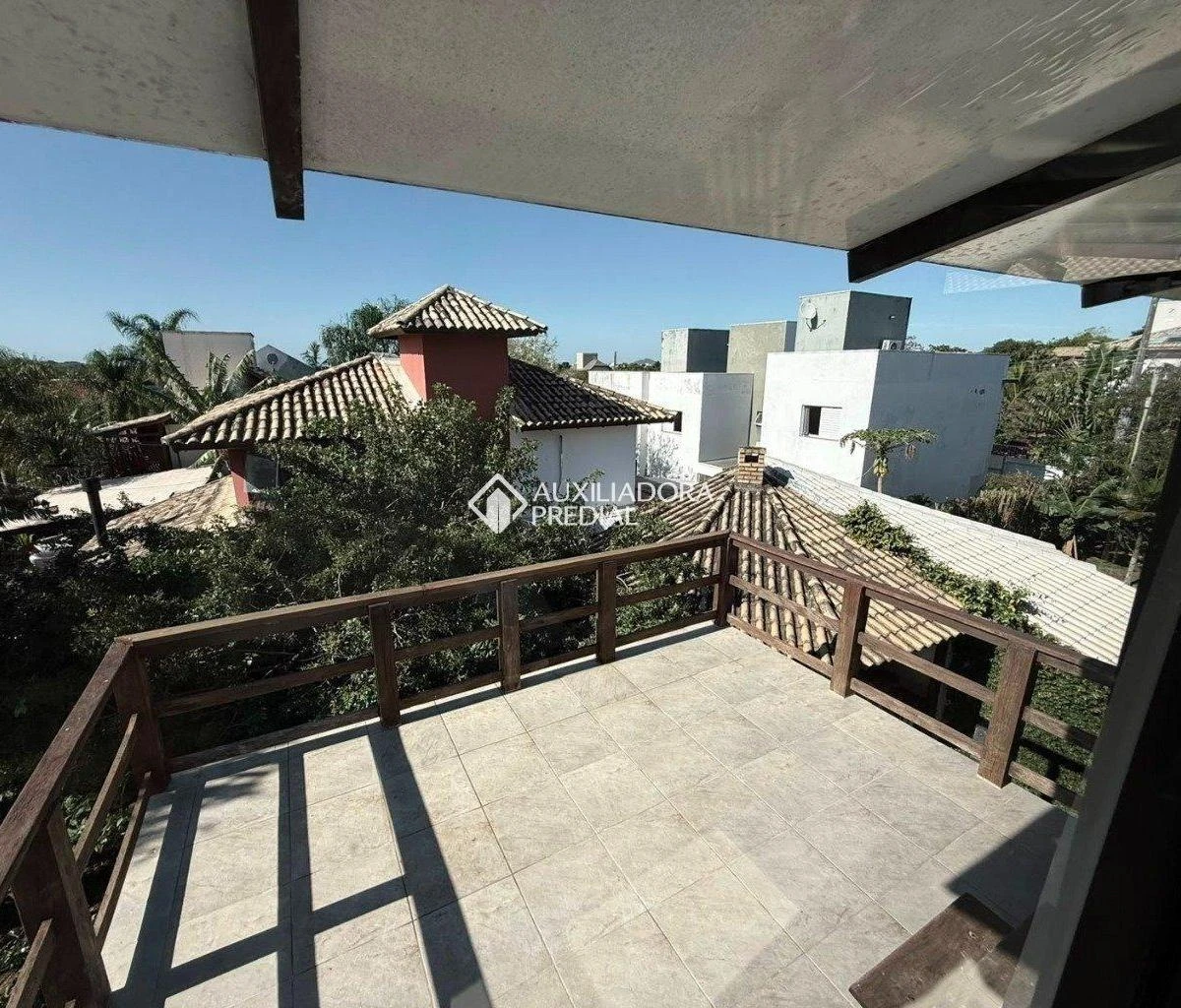 3-bedroom house with a grill on the balcony in Florianópolis — photo 16