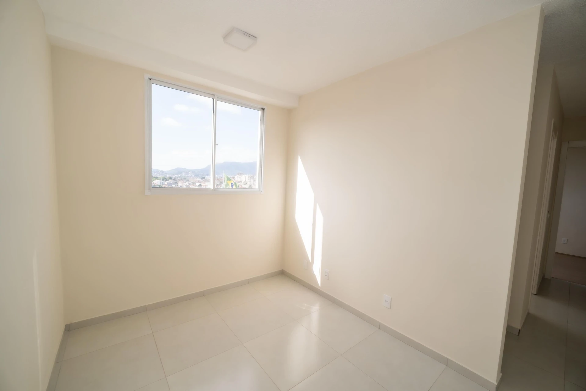 2-bedroom apartment in a building with a gym — photo 5
