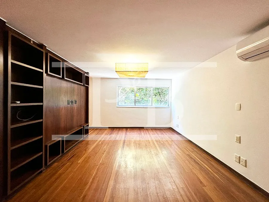 Penthouse with 4 bedrooms and 539 m² with floor-to-ceiling windows — photo 23