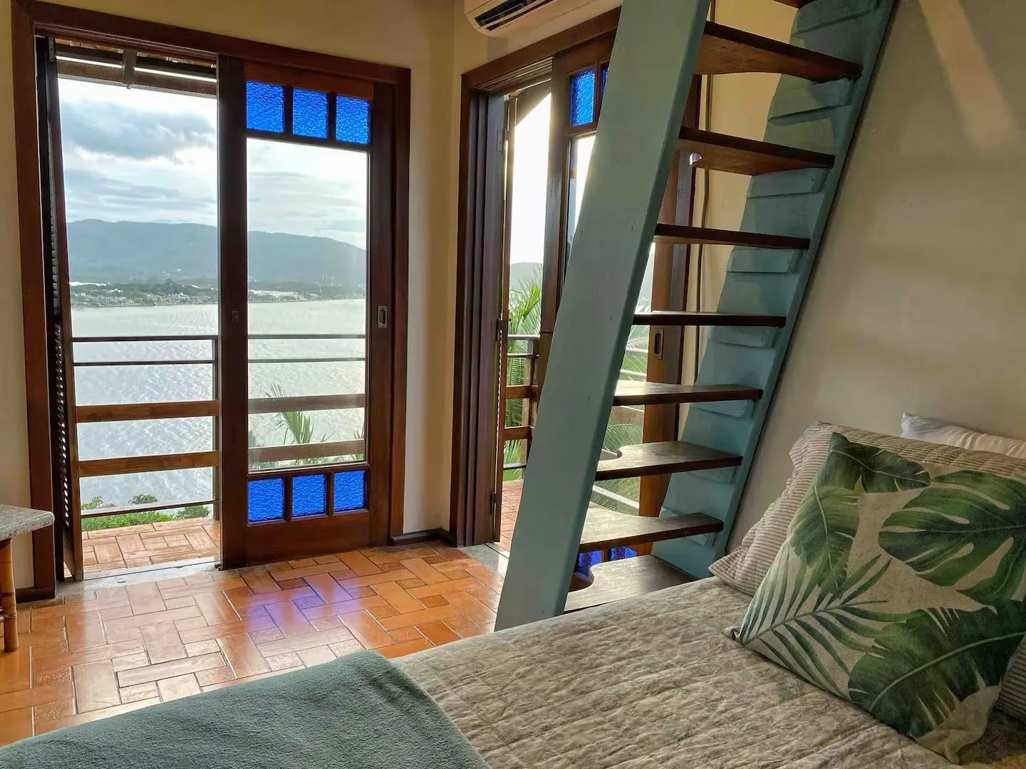 House with 3 bedrooms and glazed balcony — photo 8