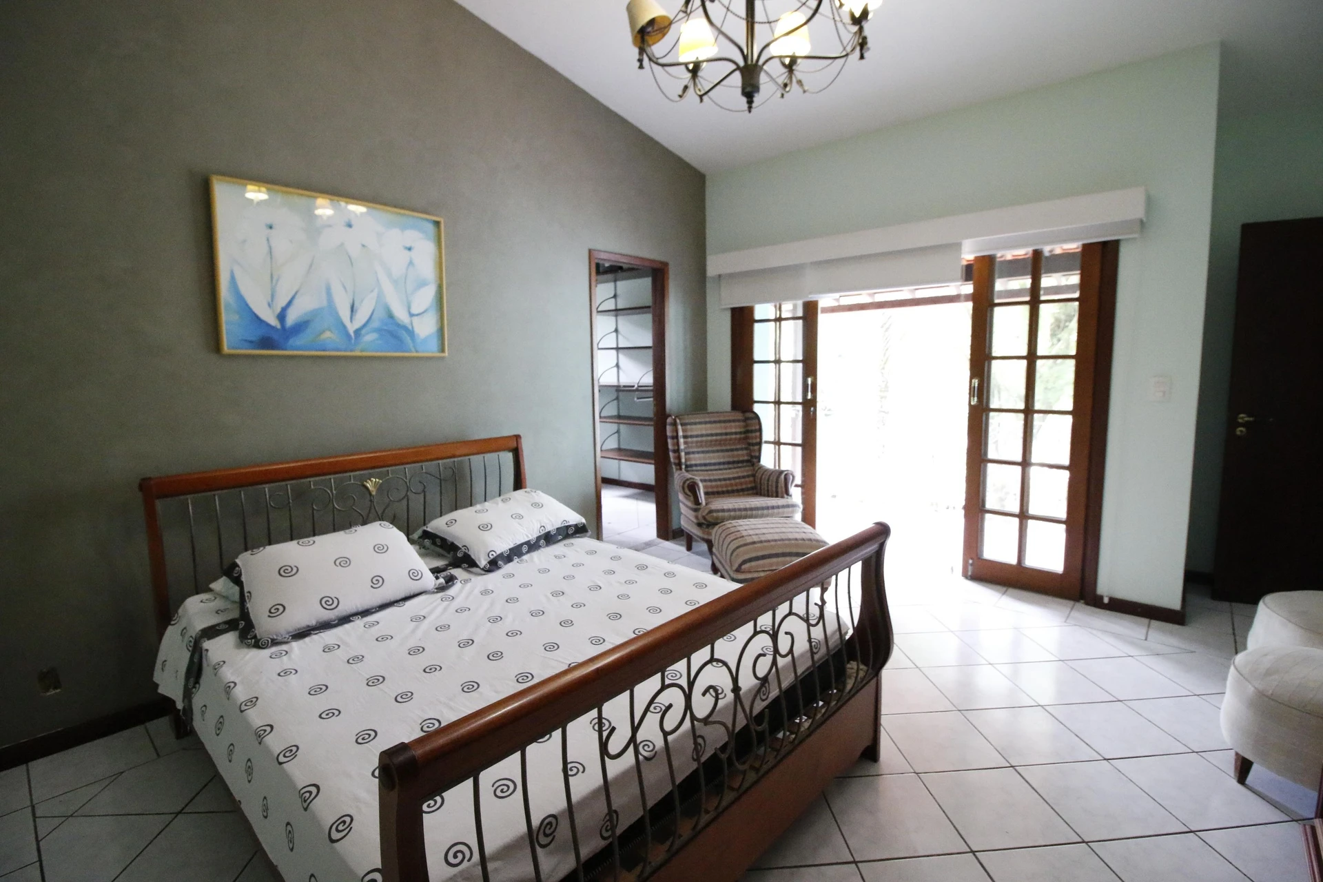 Furnished house, 700 m², with a jacuzzi — photo 12