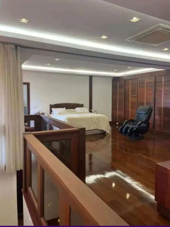 Casa com 7 quartos e 700 m², 2 vagas e varanda — photo 2