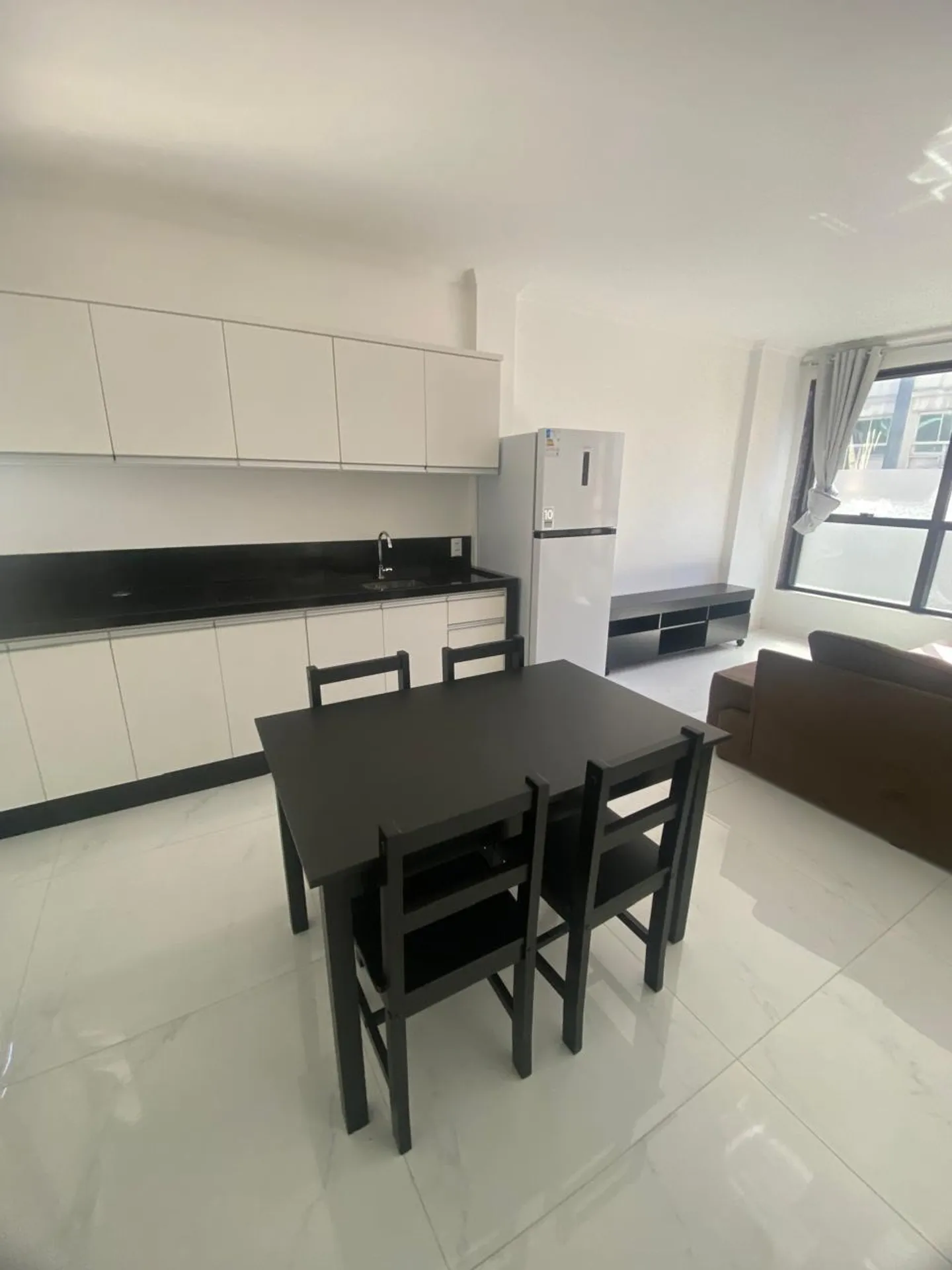 Apartamento amueblado de 1 dormitorio y cocina integrada — photo 2