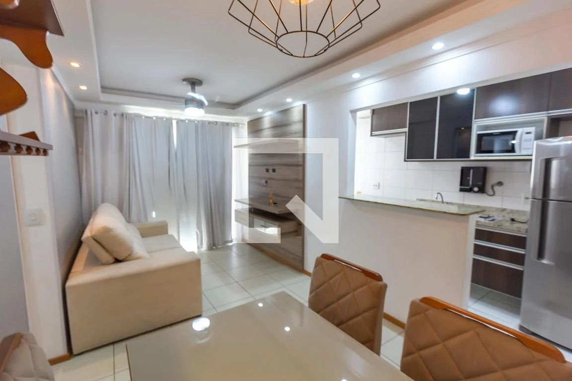Balcony with a grill in a 2-bedroom apartment, 68 m² — photo 6