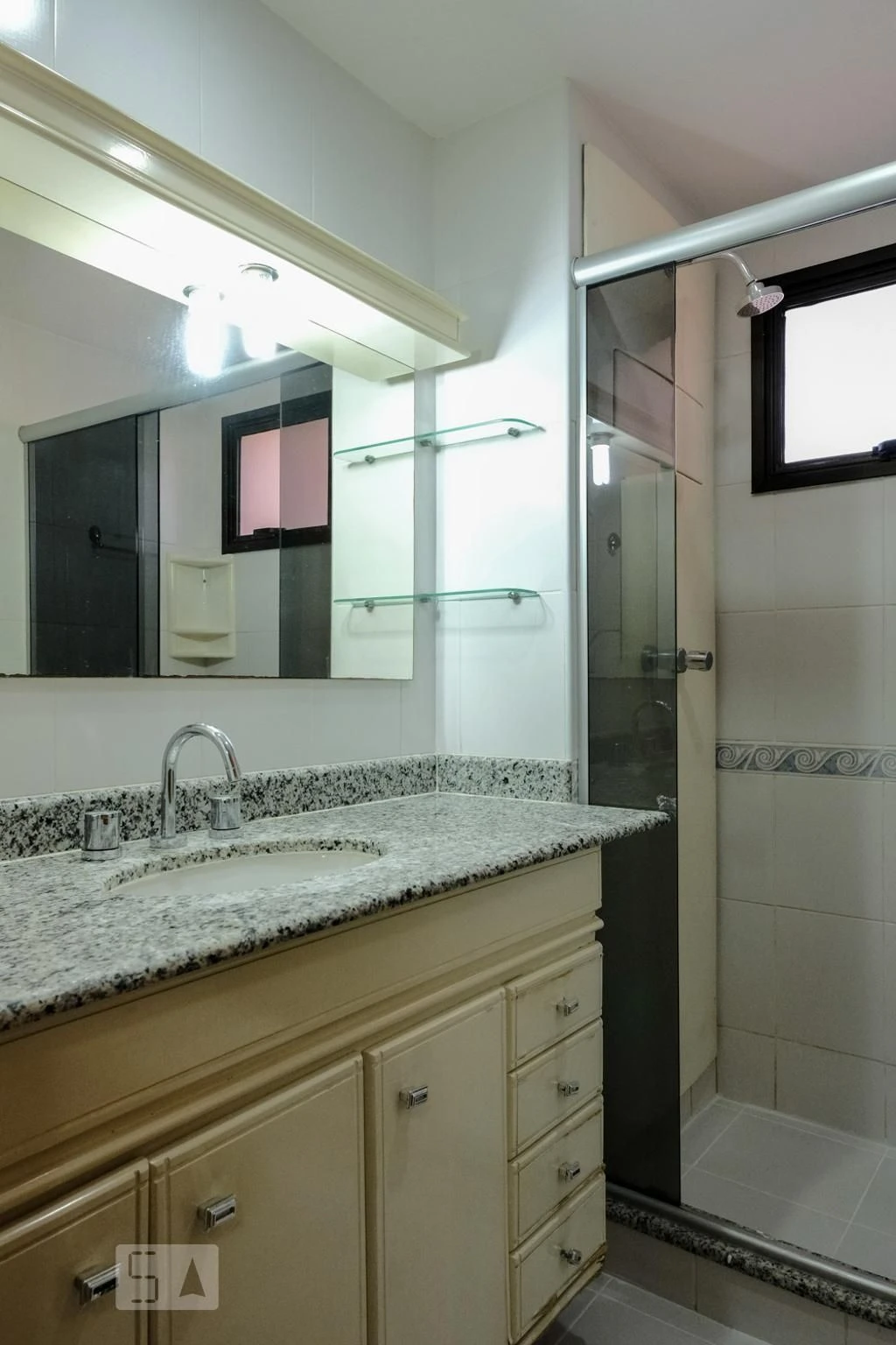 3-bedroom apartment with a mountain view — photo 14