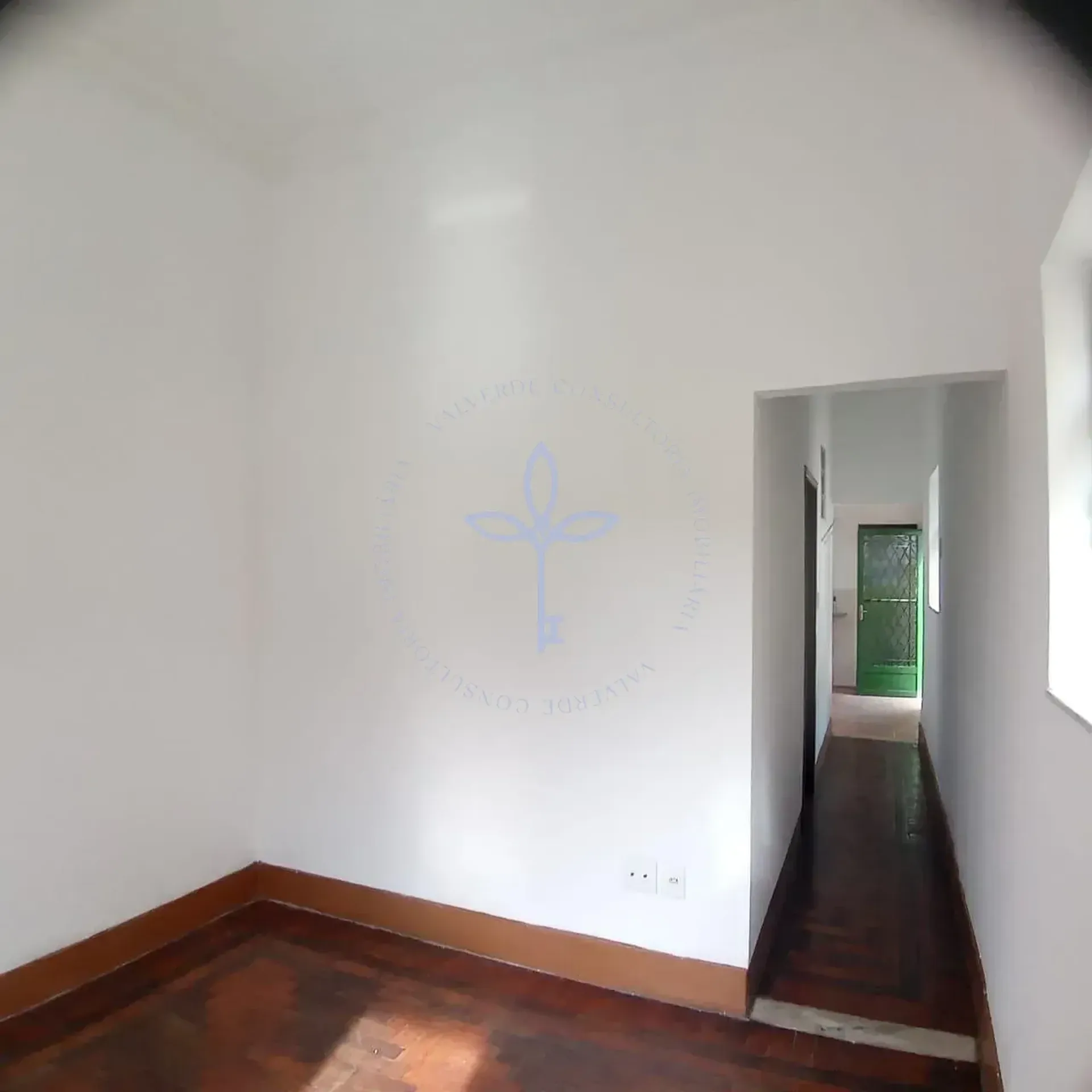 Casa com varanda e 1 vaga de estacionamento para alugar — photo 8