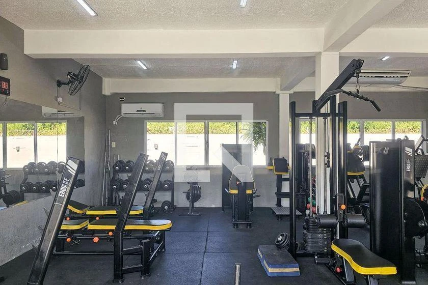 2-bedroom apartment in a building with a gym — photo 23
